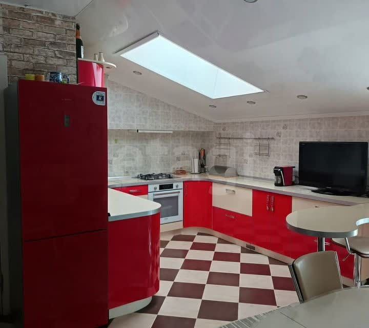 Продаётся 3-комнатная квартира, 117.6 м²