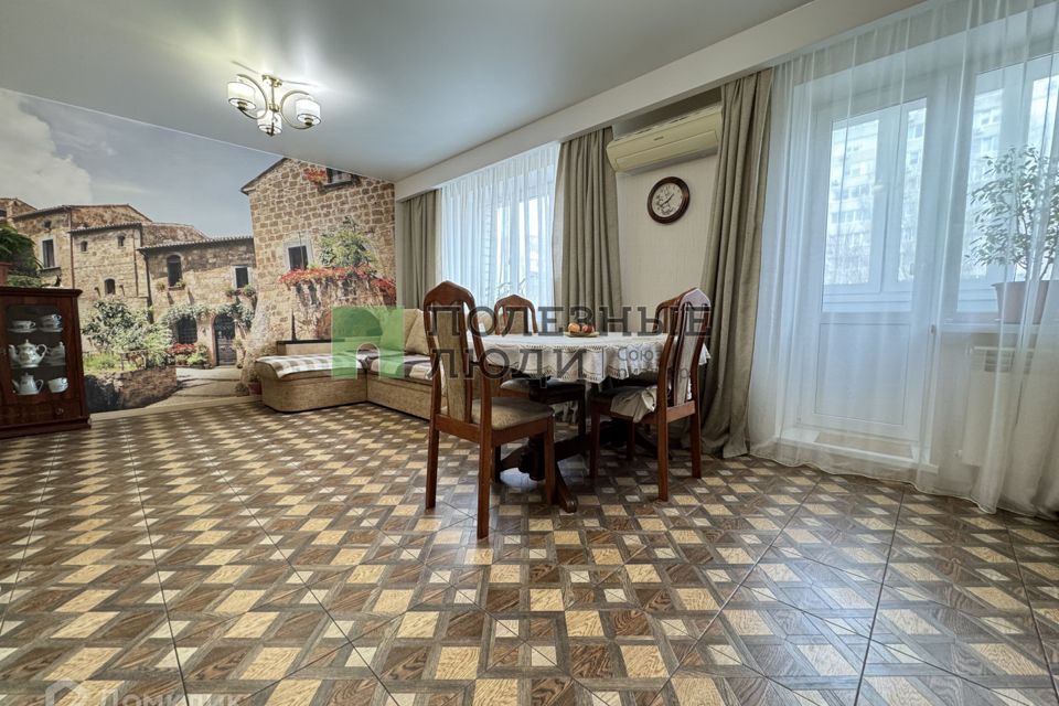 Продаётся 3-комнатная квартира, 97 м²