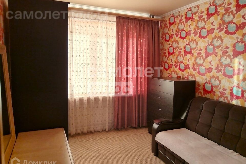 Продаётся 4-комнатная квартира, 60 м²