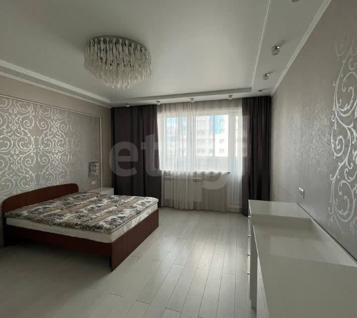 Сдаётся 2-комнатная квартира, 77 м²