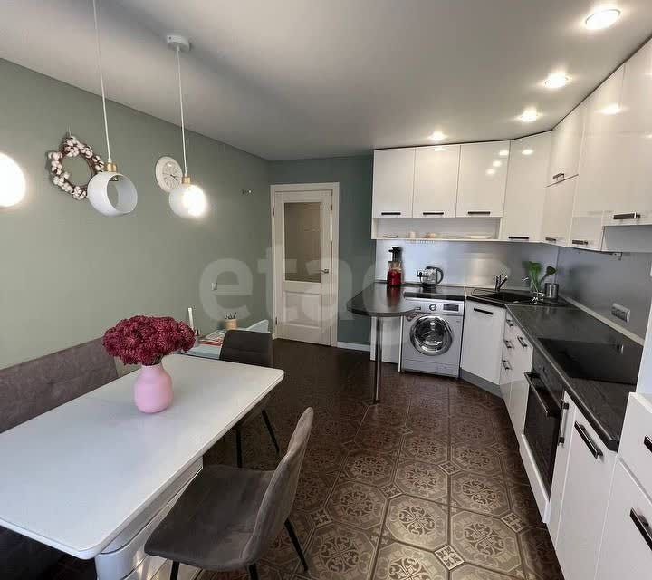 Продаётся 2-комнатная квартира, 64.8 м²