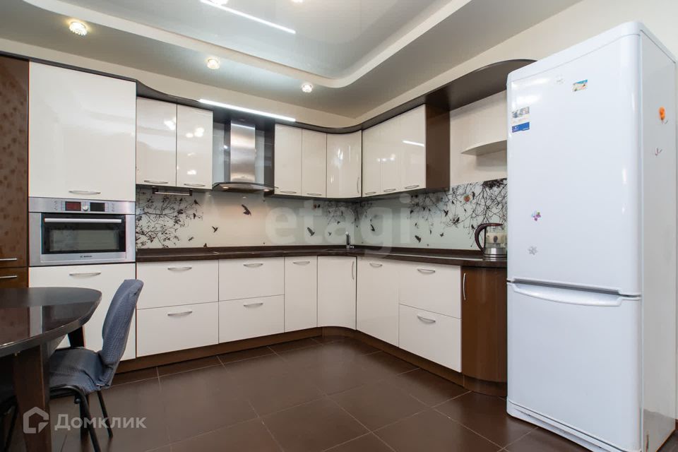 Продаётся 2-комнатная квартира, 102 м²