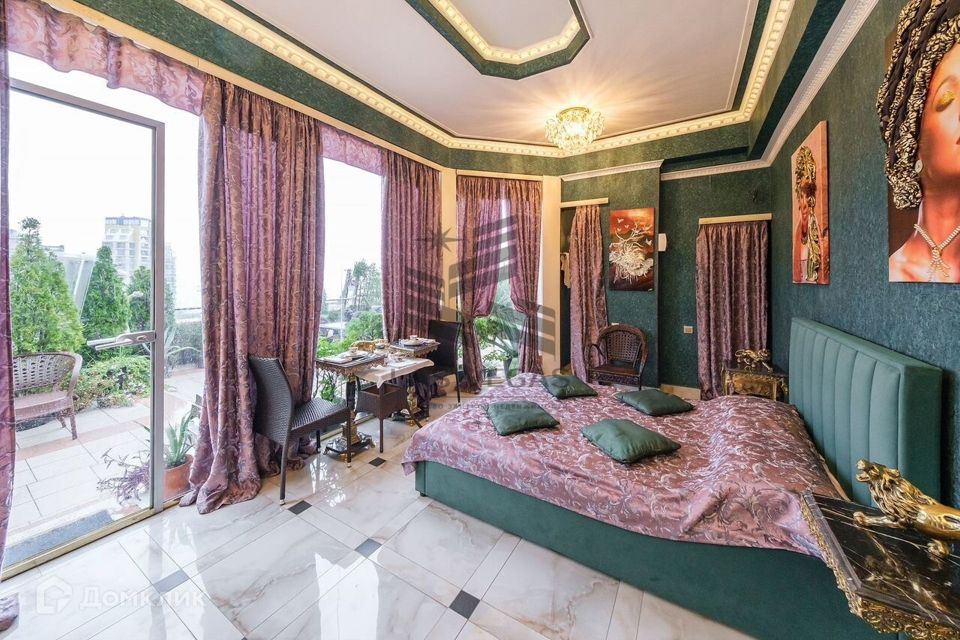 Сдаётся 5-комнатная квартира, 650 м²