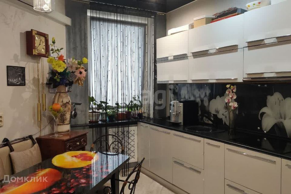 Продаётся 1-комнатная квартира, 47.2 м²