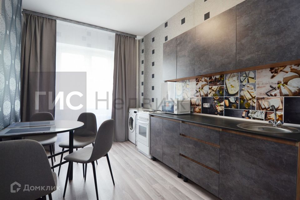 Продаётся 1-комнатная квартира, 41.8 м²
