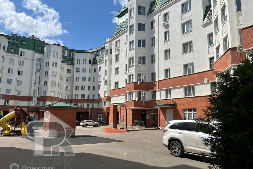 Продаётся 3-комнатная квартира, 157 м²