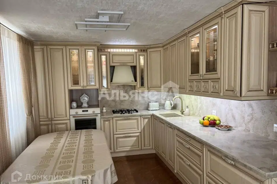 Продаётся 2-этажный дом, 187 м²
