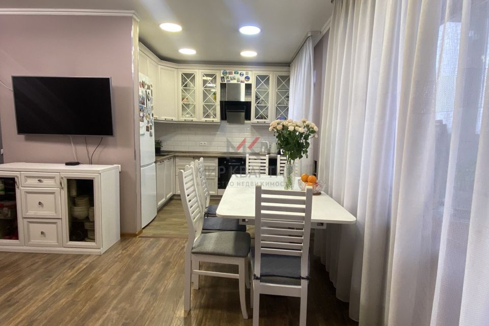 Продаётся 3-комнатная квартира, 63 м²