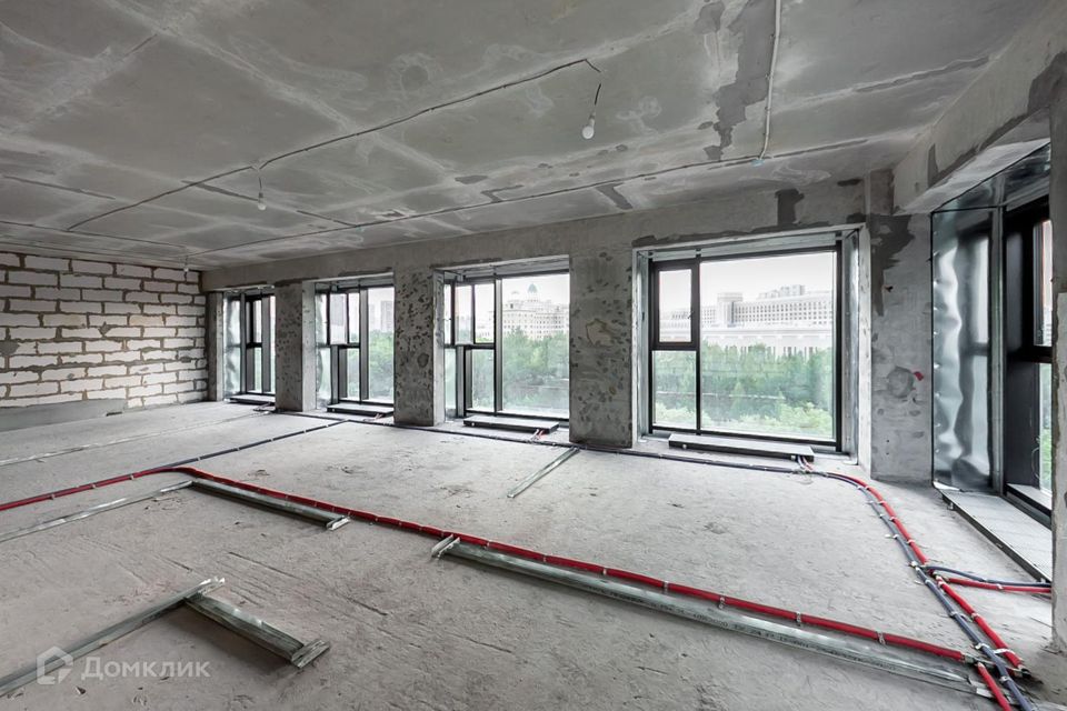 Продаётся 4-комнатная квартира, 100 м²