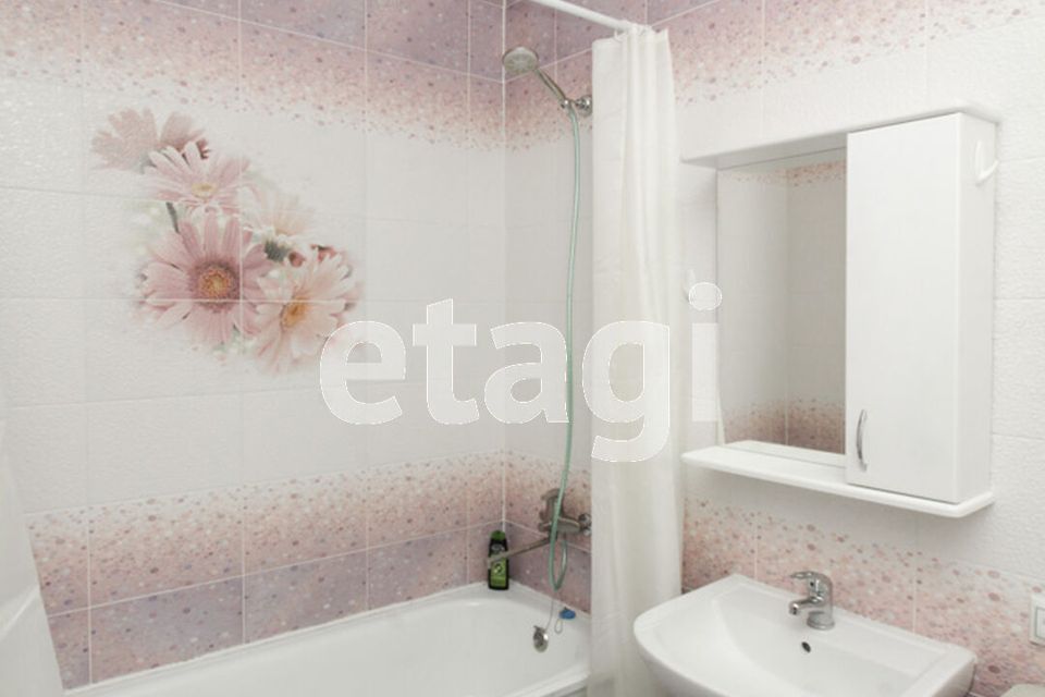 Продаётся 1-комнатная квартира, 50.7 м²