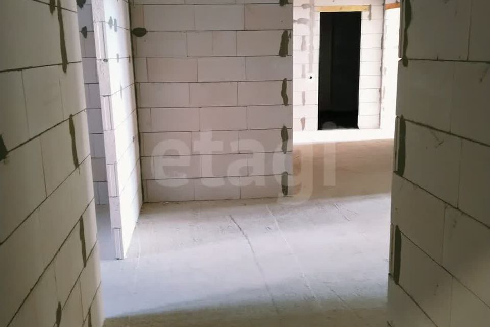 Продаётся 4-комнатная квартира, 155.4 м²