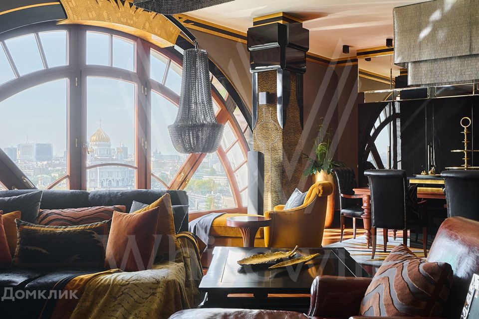 Продаётся 3-комнатная квартира, 183.5 м²