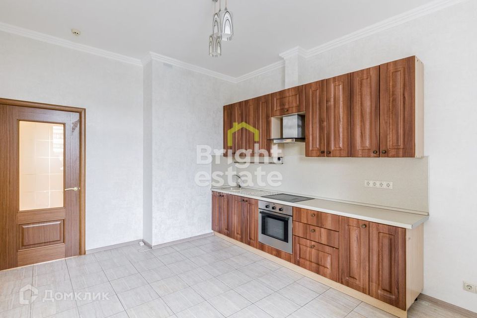 Продаётся 3-комнатная квартира, 105 м²