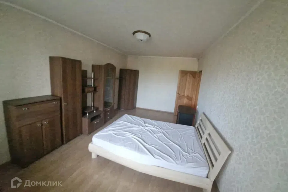 Продаётся 4-комнатная квартира, 136 м²