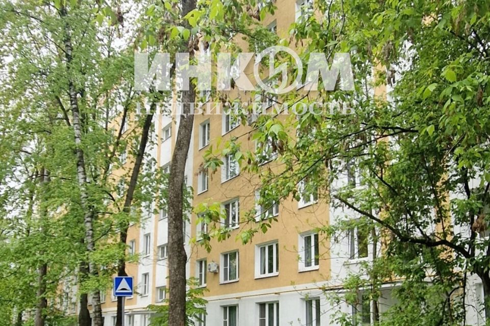 Продаётся комната в 3-комн. квартире, 11.7 м²