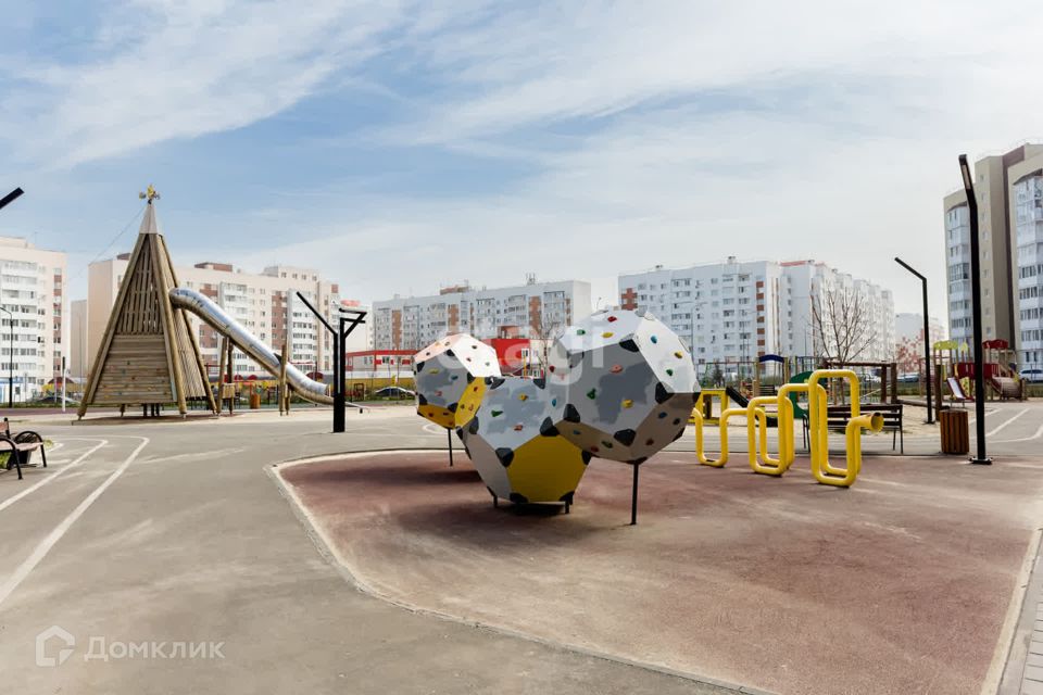 Продаётся 1-комнатная квартира, 37.9 м²