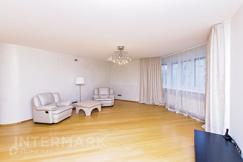 Сдаётся 5-комнатная квартира, 185 м²