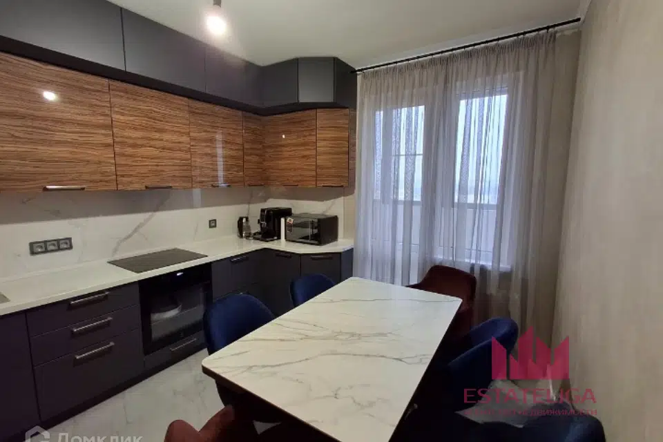 Продаётся 4-комнатная квартира, 96.3 м²