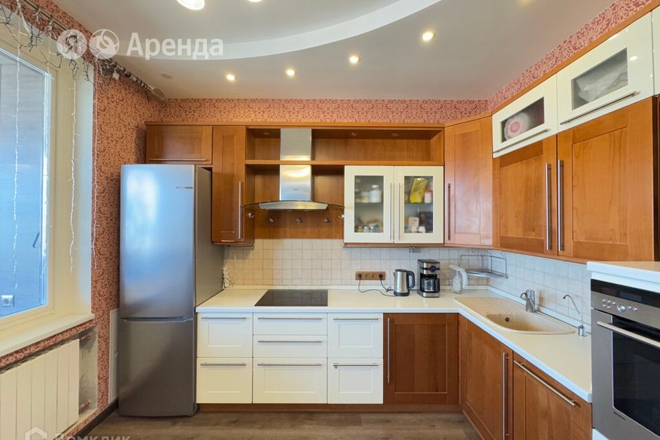 Сдаётся 4-комнатная квартира, 134 м²