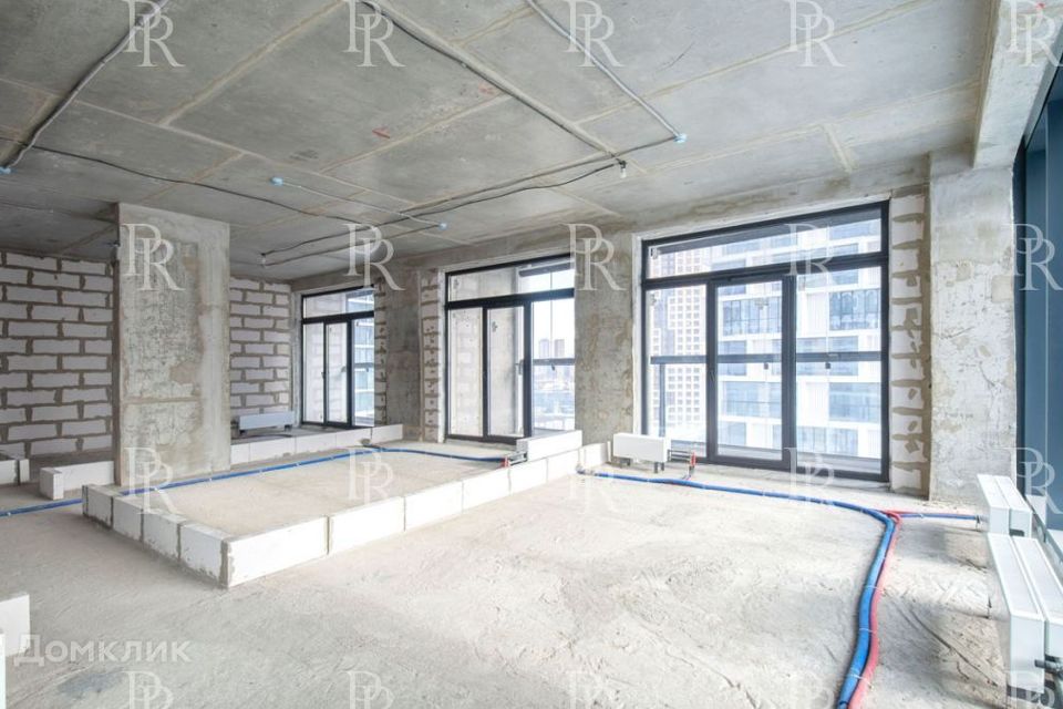 Продаётся 4-комнатная квартира, 149 м²