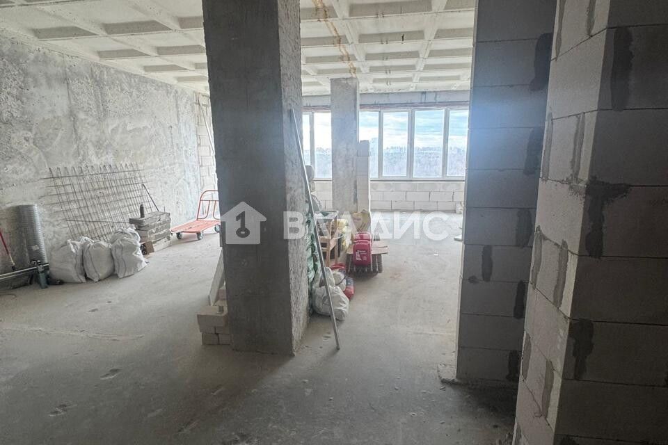 Продаётся 4-комнатная квартира, 170 м²