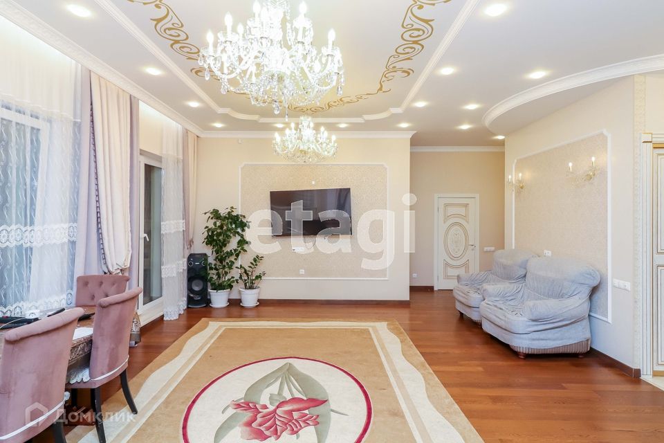 Продаётся 3-комнатная квартира, 144.4 м²