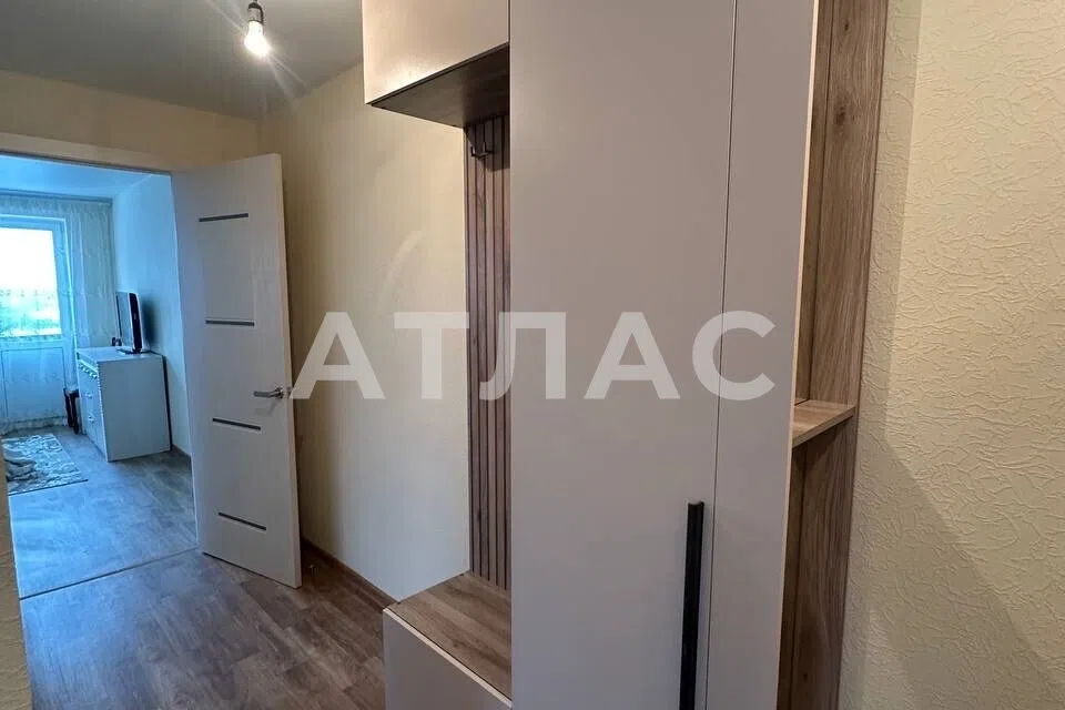 Продаётся 3-комнатная квартира, 51.7 м²