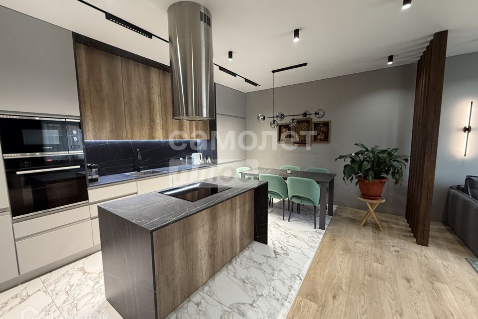 Продаётся 3-комнатная квартира, 90 м²