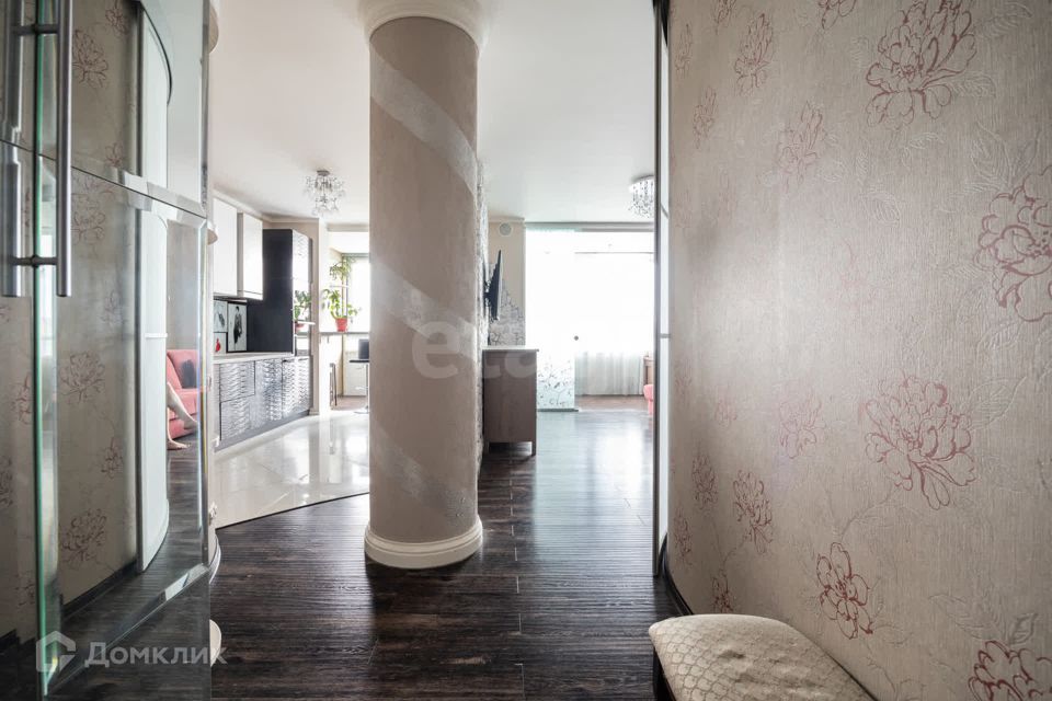 Продаётся 1-комнатная квартира, 58 м²