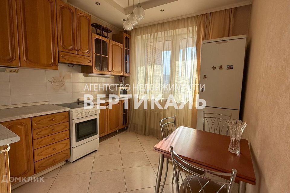 Сдаётся 2-комнатная квартира, 75 м²