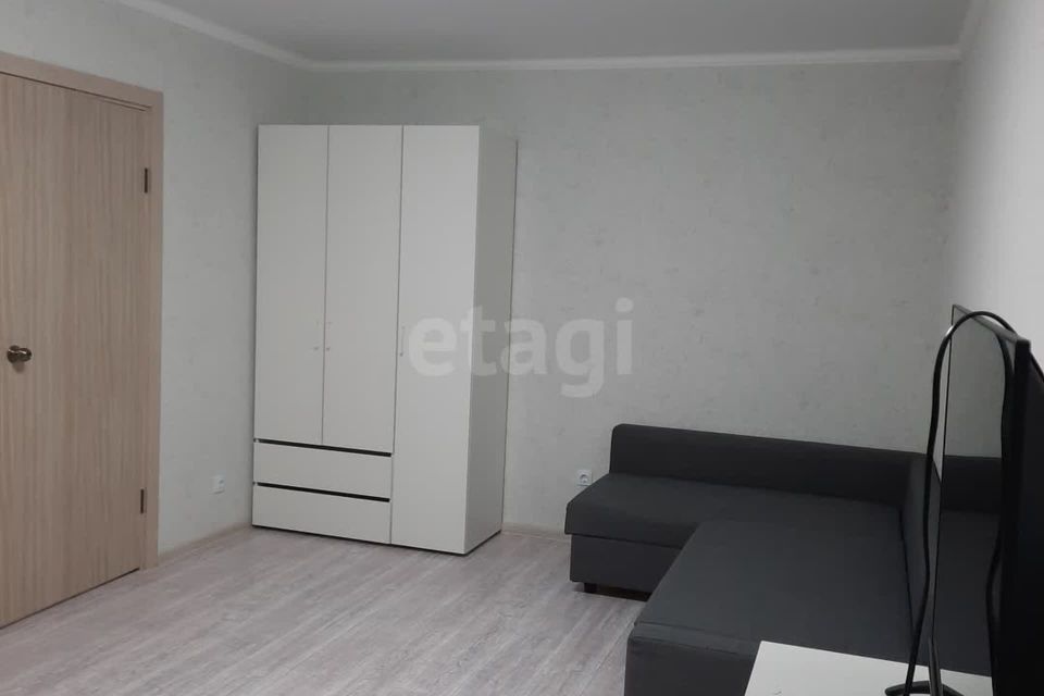 Продаётся 1-комнатная квартира, 37.8 м²