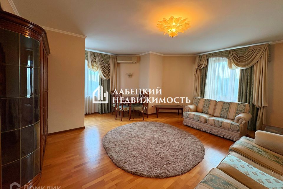 Сдаётся 3-комнатная квартира, 119 м²