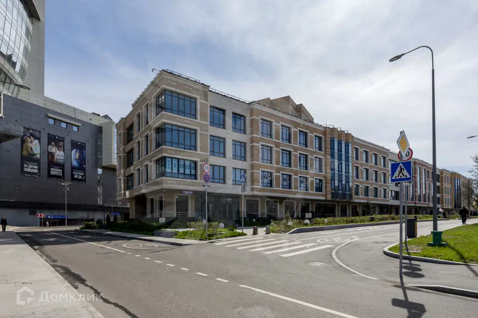Продаётся 4-комнатная квартира, 131 м²