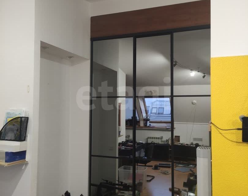 Продаётся 2-комнатная квартира, 75.8 м²