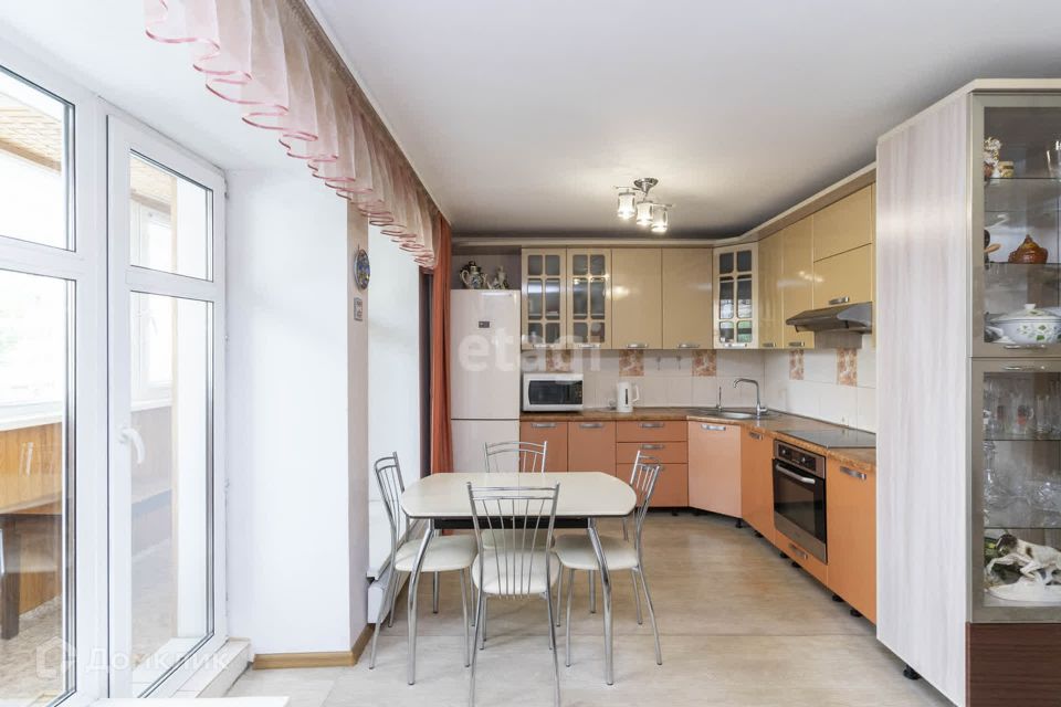 Продаётся 2-комнатная квартира, 73.6 м²