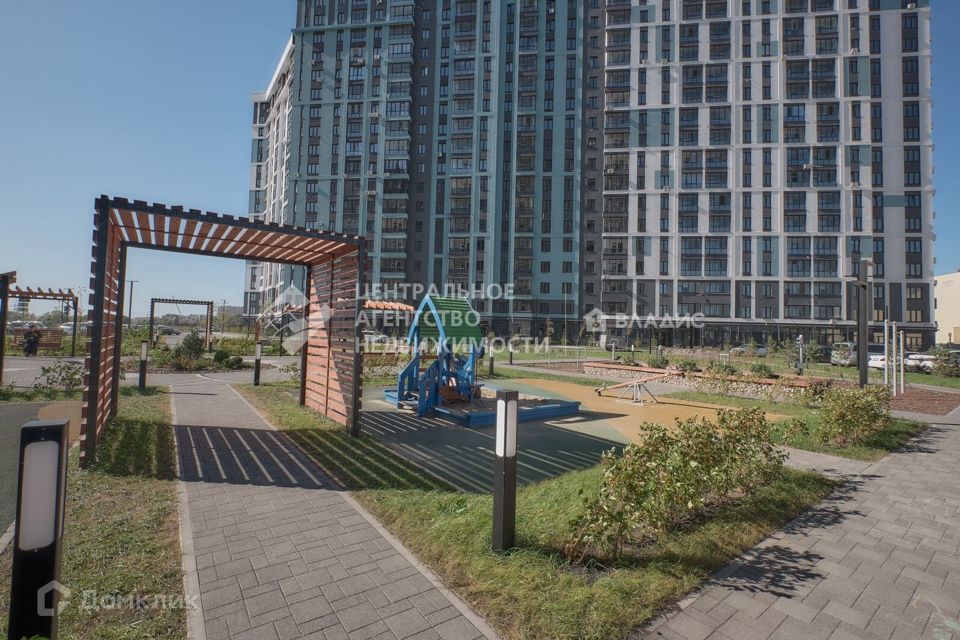 Продаётся 1-комнатная квартира, 42.3 м²