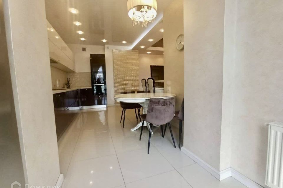 Сдаётся 3-комнатная квартира, 109 м²