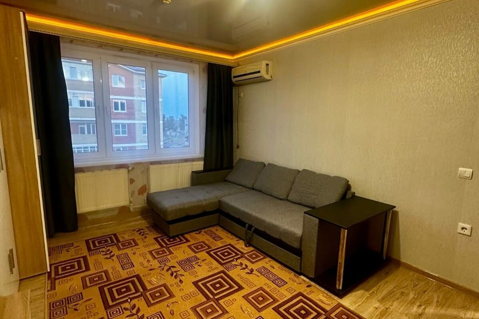Продаётся 1-комнатная квартира, 37.8 м²