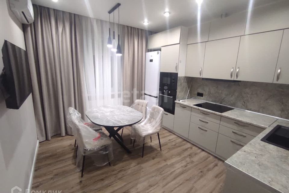 Сдаётся 4-комнатная квартира, 94.2 м²