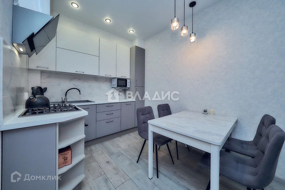 Продаётся 2-комнатная квартира, 63.4 м²