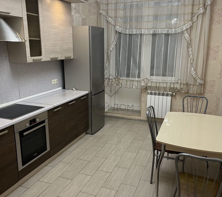 Сдаётся 1-комнатная квартира, 60 м²