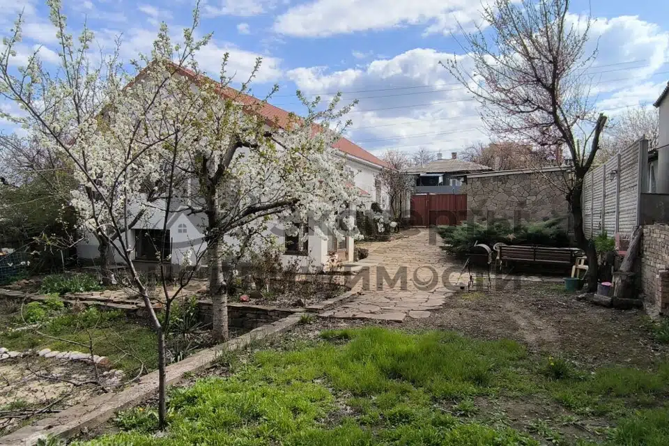 Продаётся 2-этажный дом, 140 м²