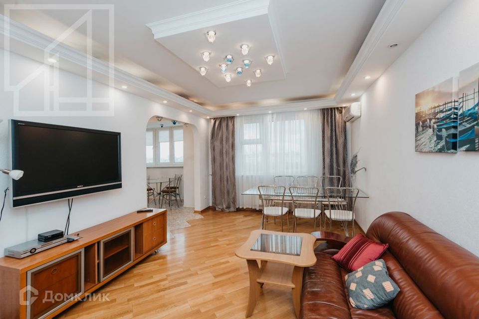 Сдаётся 4-комнатная квартира, 125 м²