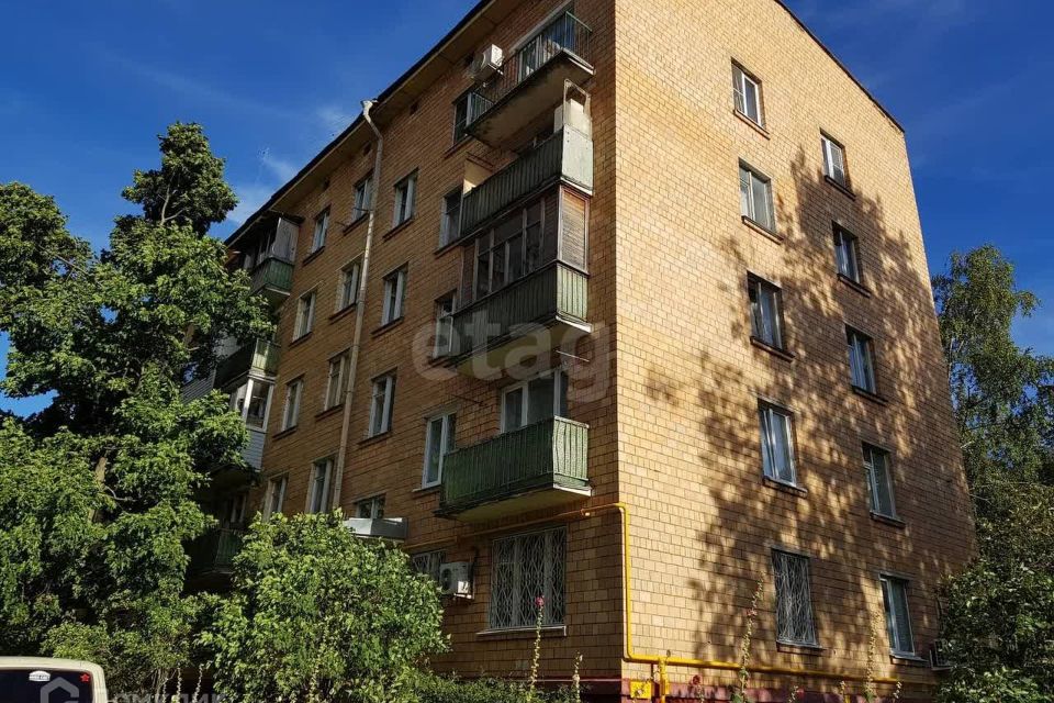Продаётся 4-комнатная квартира, 56 м²
