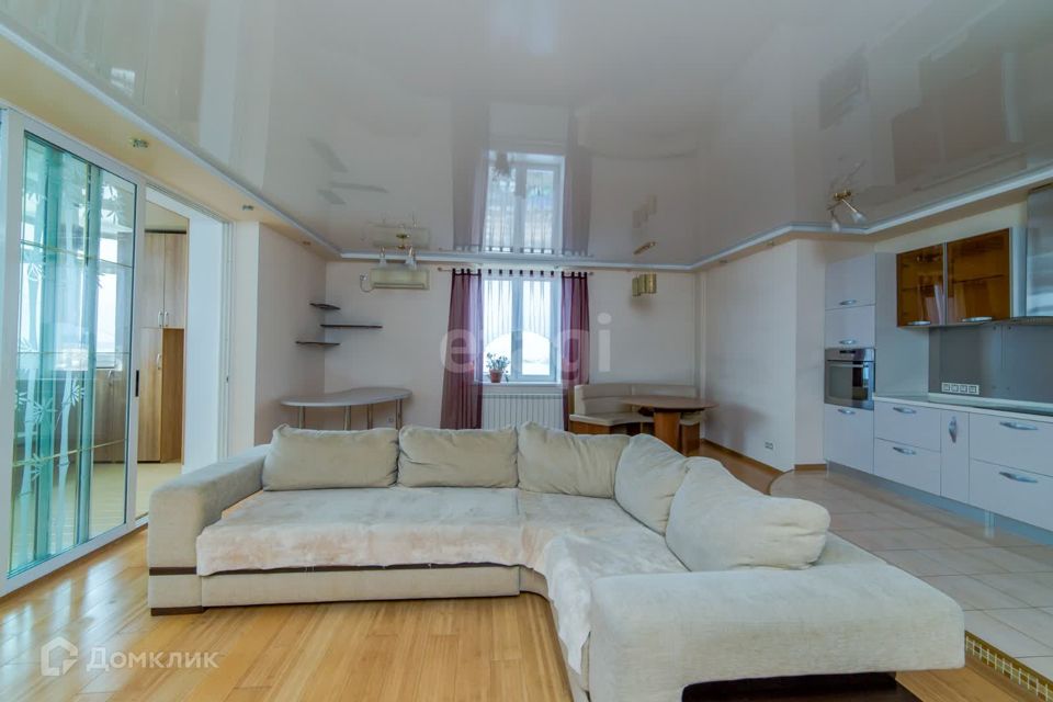 Продаётся 3-комнатная квартира, 113.5 м²