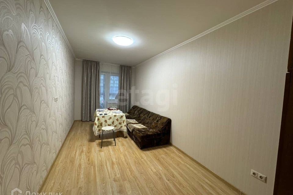 Продаётся 2-комнатная квартира, 61.7 м²