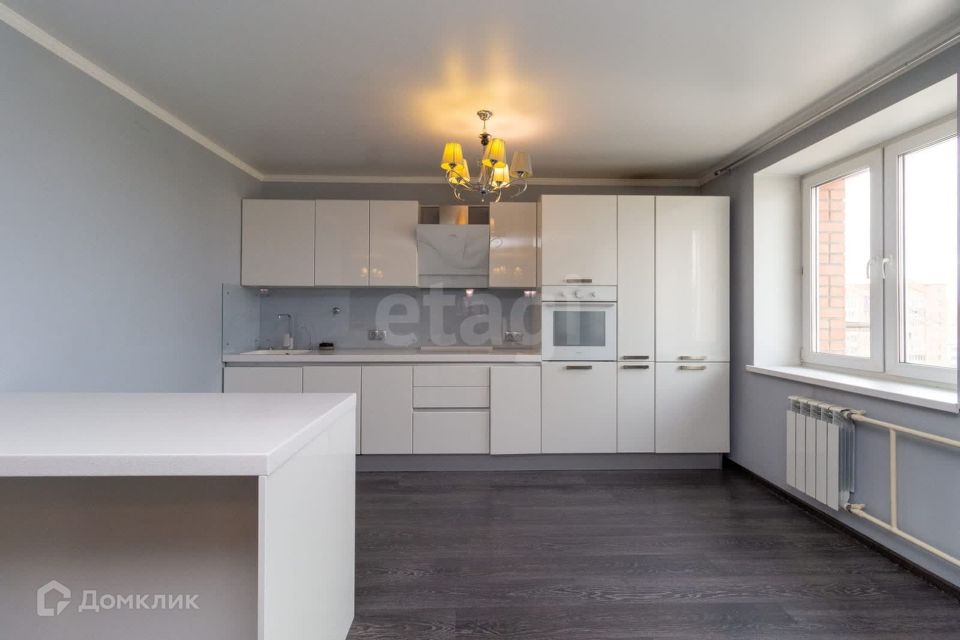 Сдаётся 2-комнатная квартира, 107 м²