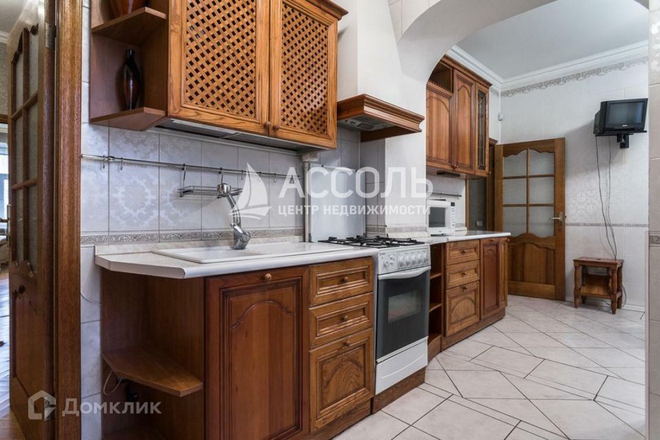 Продаётся 6-комнатная квартира, 164.2 м²
