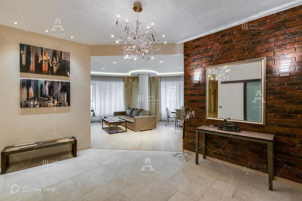 Продаётся 4-комнатная квартира, 161 м²