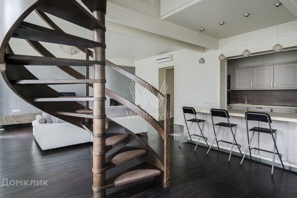 Сдаётся 4-комнатная квартира, 190 м²